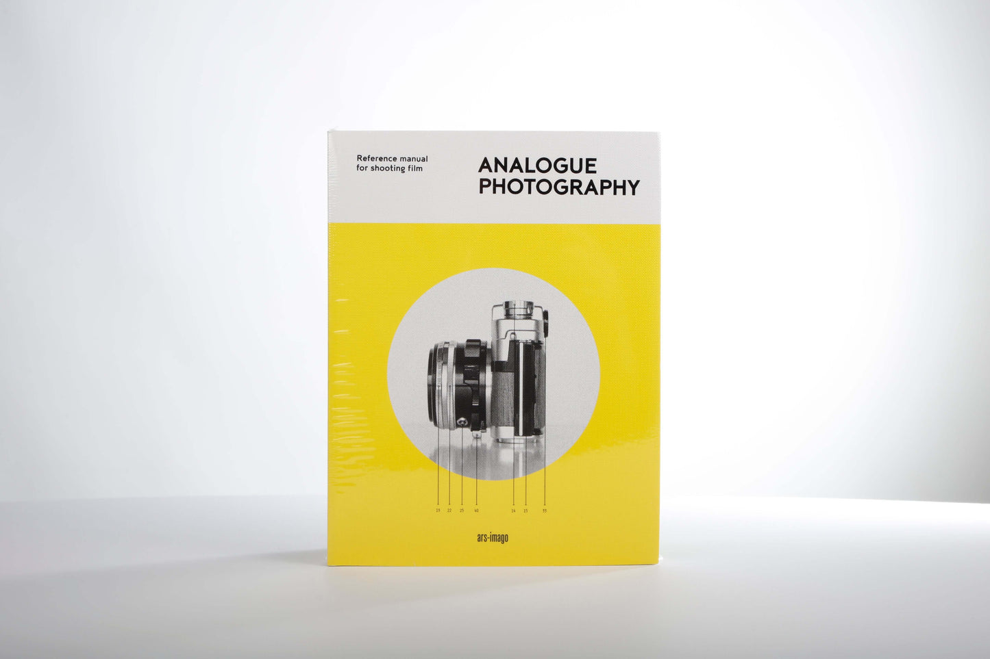 Front cover of the book "Analogue Photography: Reference manual for shooting film"