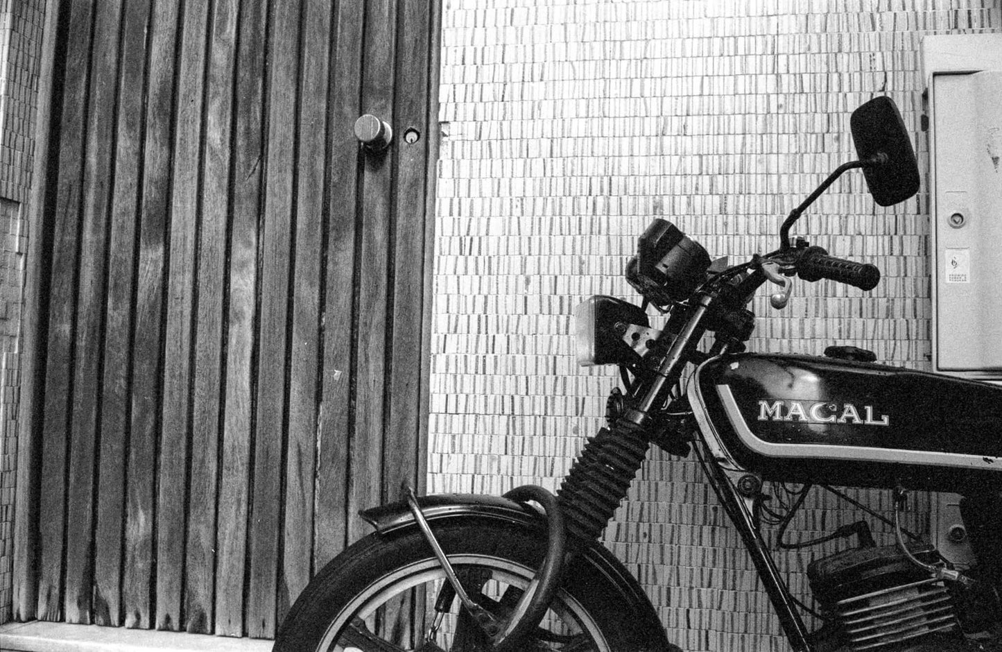 Street Candy MTN100 film sample photograph