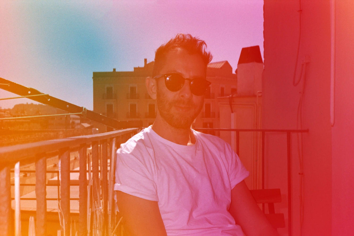 Dubblefilm Jelly 200 Color 35mm film with multicolored gradients, jelly-like tones, on a sunny rooftop scene