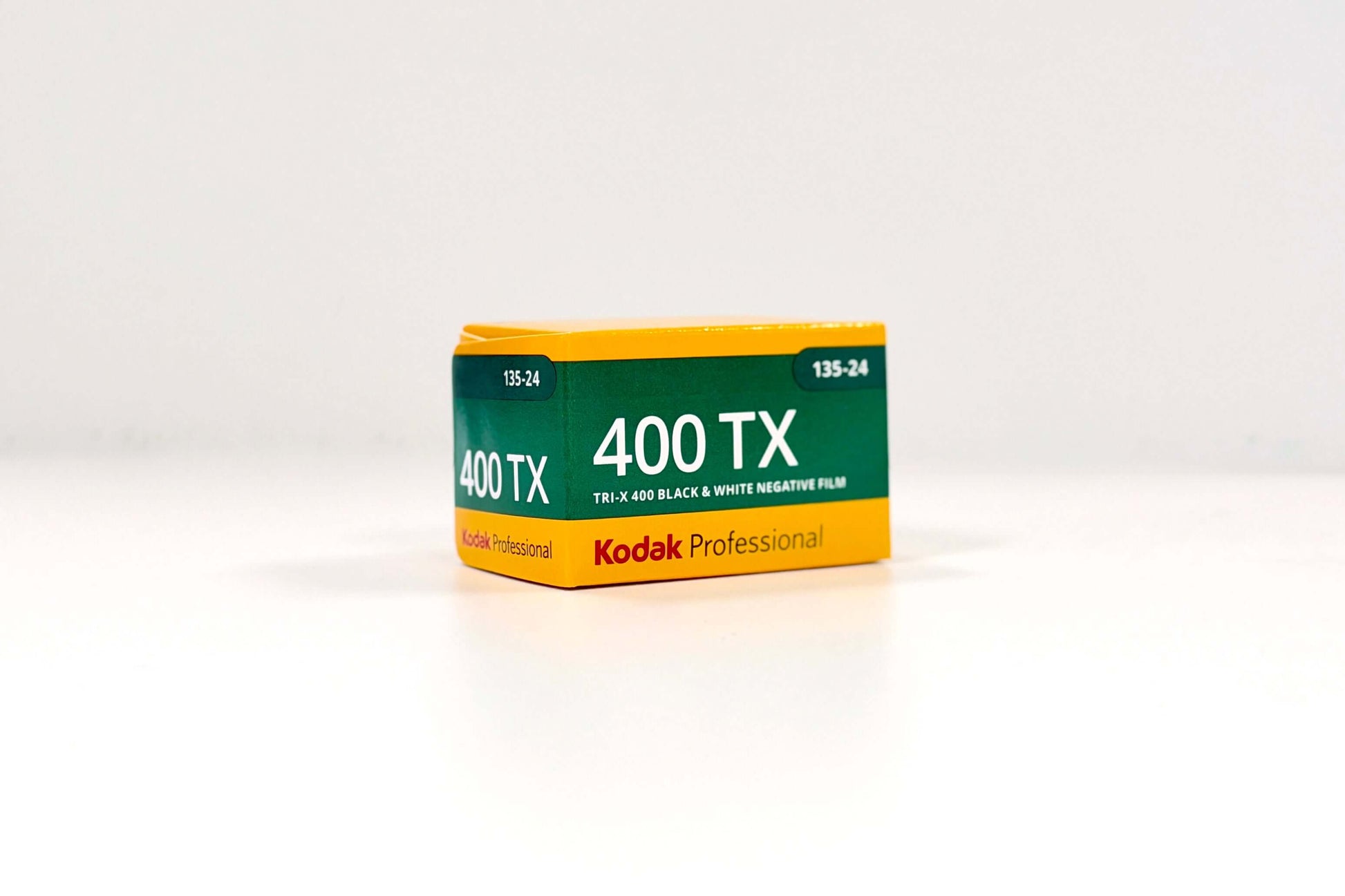 Kodak Tri-X 400 black and white negative film box 35mm, 24 exposures, showcasing quality and classic photography.