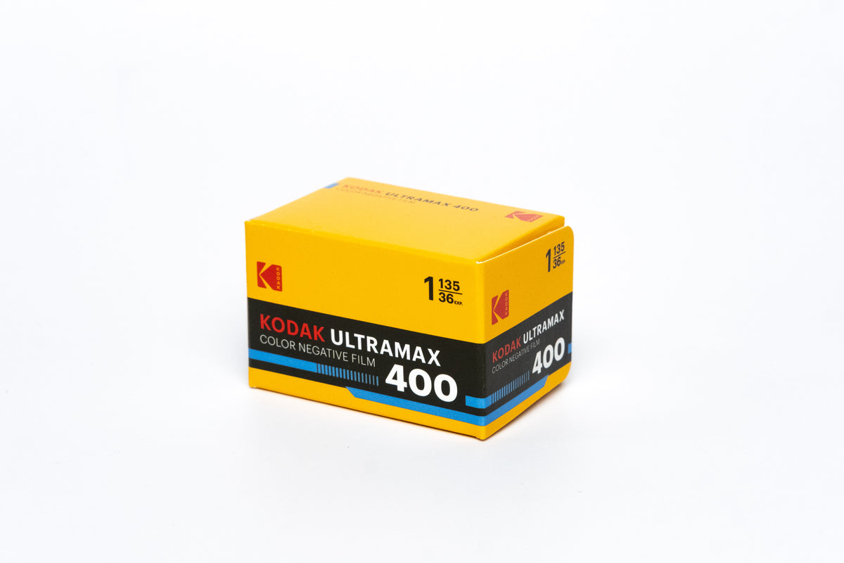 Kodak Eastman UltraMax 400 color negative film box, 35mm, 36 exposures, ideal for various lighting scenarios.